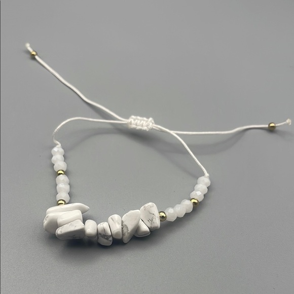 Jewelry - Chic White Natural Stone and Gold Beaded Bracelet Adjustable